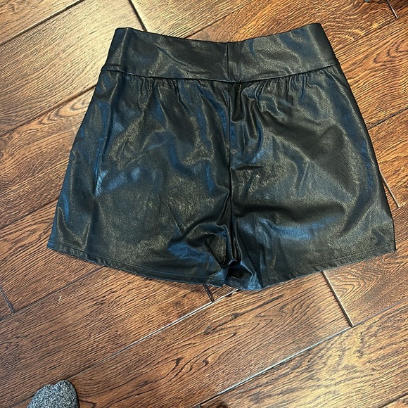 Commando once worn leather short - Picture 4 of 4